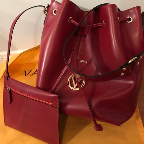 ⛔️SOLD⛔️Authentic VALENTINO Leather drawstring BAG - Picture 2 of 8